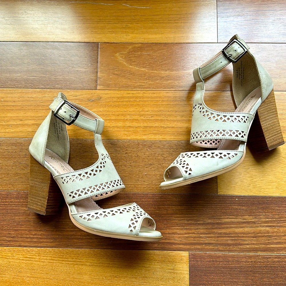 Restricted Brand Chunky Cutout Heels, size 6.5